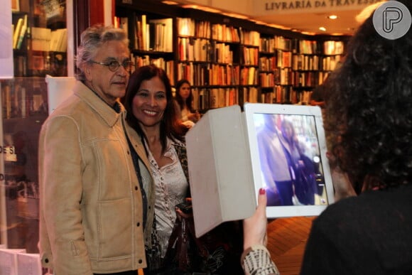 Caetano Veloso posou para foto com uma fã