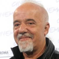 Paulo Coelho celebra 67 anos lançando filme sobre sua vida, 'Não Pare na Pista'