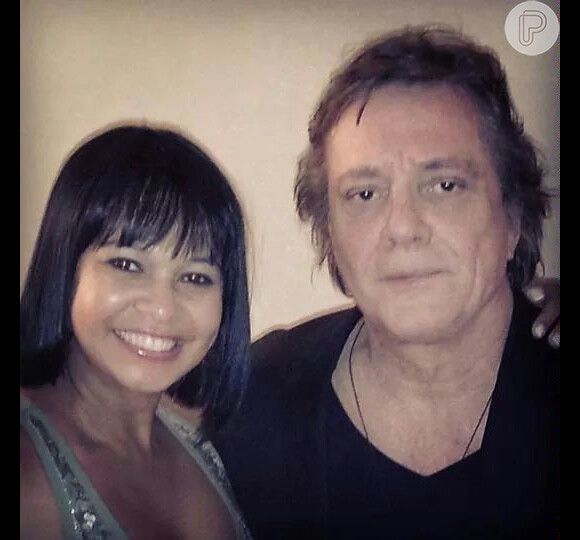Namorada de Roberto Carlos tira foto com Fábio Jr. e causa ciúme no cantor (25 de agosto de 2014)