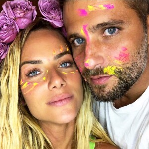 Bruno Gagliasso posou com a mulher, Giovanna Ewbank, em Fernando de Noronha