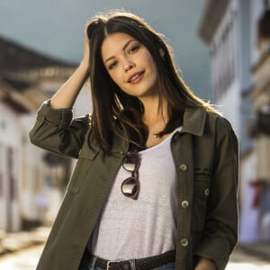 Cris (Vitória Strada) revive a primeira transa de Júlia com Danilo (Rafael Cardoso) em 'Espelho da Vida'