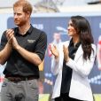Segundo o 'Radar Online', Príncipe Harry estaria intermediando a relação entre Meghan Markle e a parte mais conservadora da família