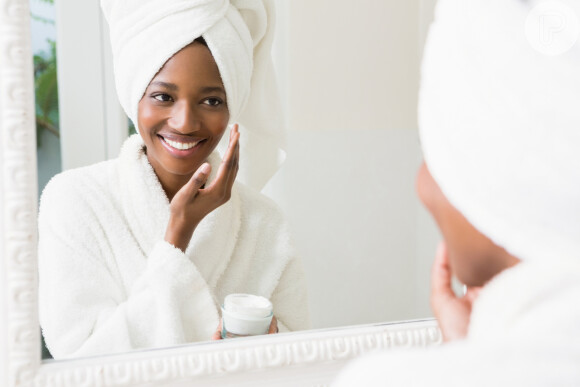 Como é feita a limpeza de pele profunda? Confira as dicas de dermatologista!