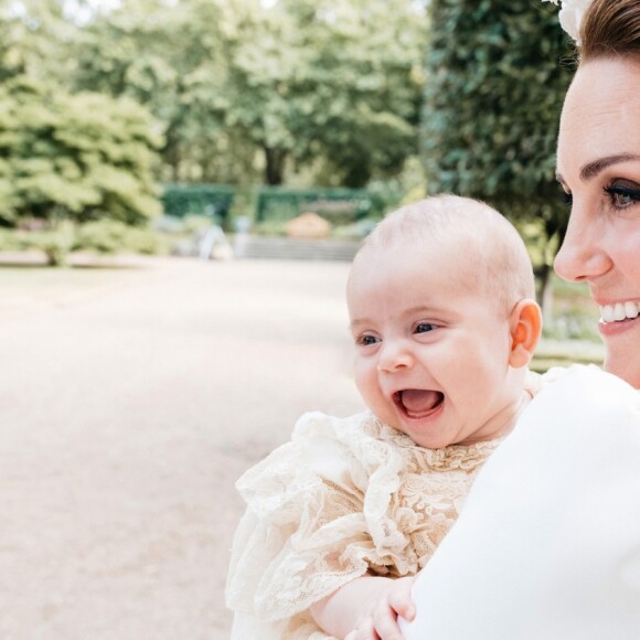 Príncipe Louis apareceu sorridente assim como no clique divulgado em julho