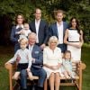 Caçula de Kate Middleton e William, Louis rouba cena em nova foto da realeza divulgada nesta quinta-feira, dia 13 de novembro de 2018