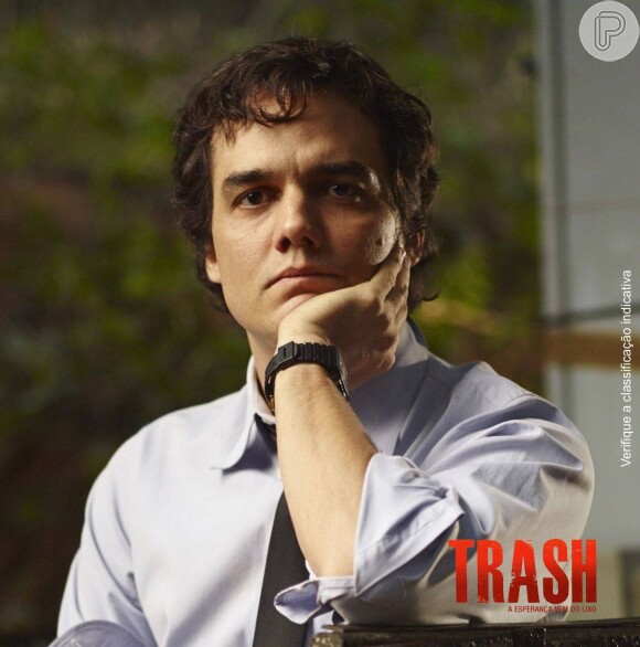 Wagner Moura interpreta o personagem José Ângelo no filme 'Trash -  A esperança vem do lixo'
