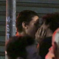 Leandra Leal e George Sauma trocam beijos após festa de Taís Araújo. Fotos!
