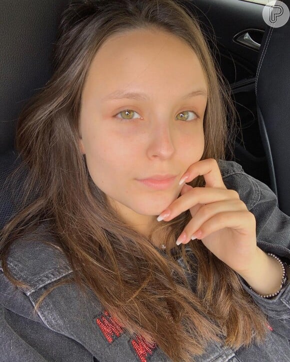 Larissa Manoela posa sem maquiagem e recebe elogios dos seguidores, em 27 de novembro de 2018