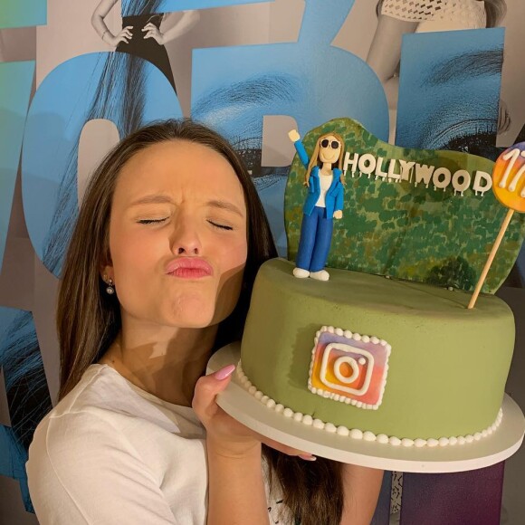 'Eu me gosto assim, de cara lavada!', declarou Larissa Manoela