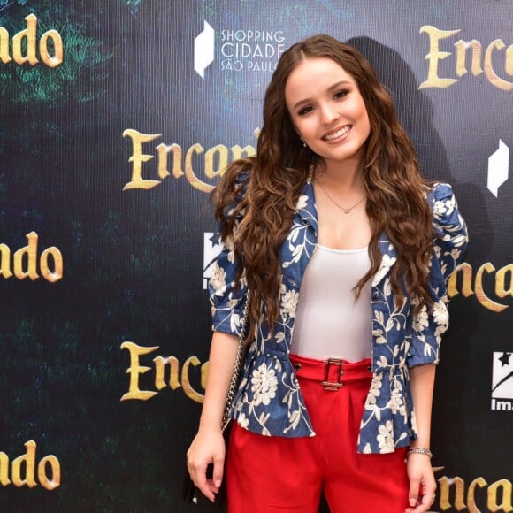 Larissa Manoela declarou-se a Leonardo Cidade: 'Com você todos os lugares ficam incríveis, imagine na Disney'