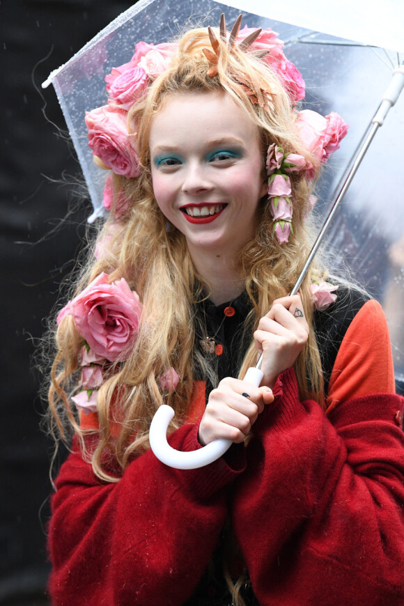 Maquiagem supercolorida é tendência neste verão