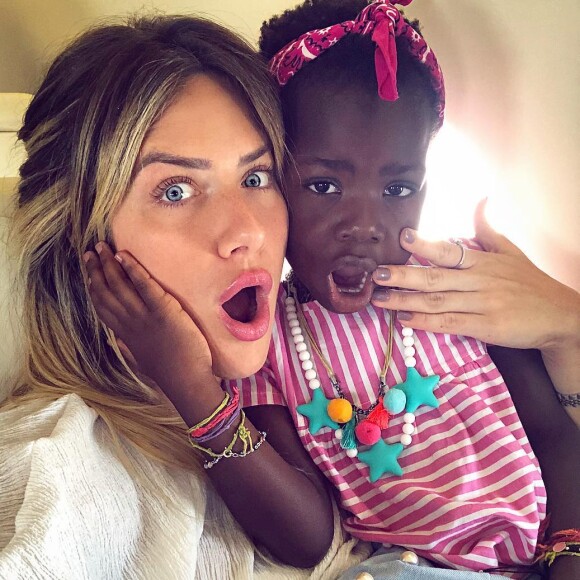 Giovanna Ewbank disse que a filha, Títi, herdeu sua paixão por sapatos