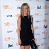 Jennifer Aniston posa para foto no Festival de Toronto