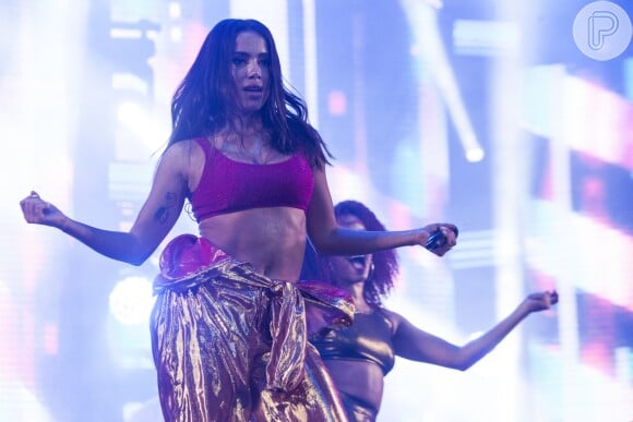 Anitta se apresentou pela primeira vez no palco do Réveillon de Copacabana, no Rio de Janeiro