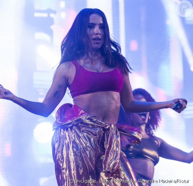 Anitta se apresentou pela primeira vez no palco do Réveillon de Copacabana, no Rio de Janeiro