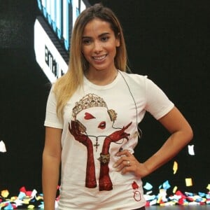 Em abril, Anitta lançou seu programa no Multishow, o 'Anitta Entrou No Grupo'