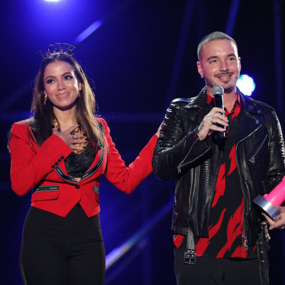 Anitta levou três troféus para casa: Artista Musical, Feat do Ano por 'Downtown', parceria com J Balvin, e Hino do Ano com 'Vai Malandra' no do MTV MIAW em maio de 2018