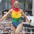  Anitta   comandou um trio na parada LGBT em São Paulo, em junho de 2018 