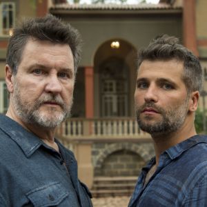 Egídio (Antonio Calloni) aparece para o filho, Gabriel (Bruno Gagliasso), em espírito assustando o rapaz nos próximos capítulos da novela 'O Sétimo Guardião'