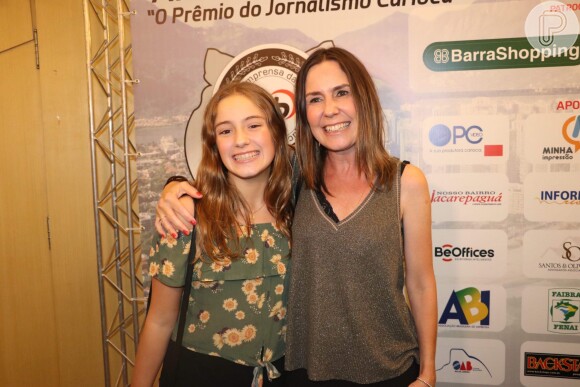 Susana Naspolini e a filha, Júlia, chamaram atenção pela semelhança física
