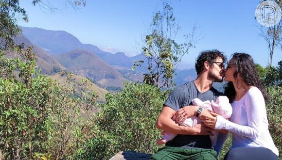 Débora Nascimento e José Loreto sempre compartilham momentos com a filha