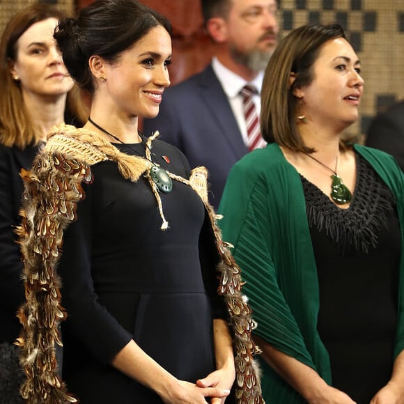 Meghan Markle ficou descalça em uma cerimônia de uma tribo em Rotorua, na Nova Zelândia