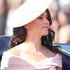 As mulheres da família real evitam deixar os ombros à mostra em compromissos oficiais