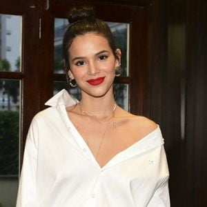 Bruna Marquezine publicou neste domingo, 16 de dezembro de 2018, mais fotos sensuais de seu ensaio para a revista 'GQ' de Portugal