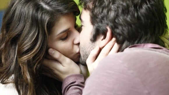 Novela 'Geração Brasil': Manu conta a Davi que foi coagida e os dois se beijam