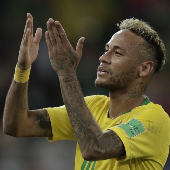 Neymar é fã de mudanças de visual e adotou dreads no cabelo na quinta (21)