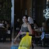 Isabelle Drummond e Sthefany Brito vão às compras no Village Mall, na Barra da Tijuca, zona oeste do Rio de Janeiro, nesta quarta-feira, 26 de dezembro de 2018