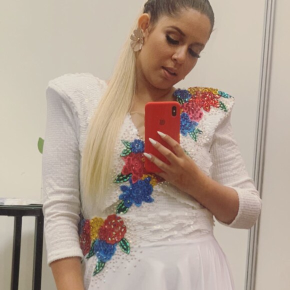 Marília Mendonça mudou de roupa 3 vezes na noite de Ano-Novo
