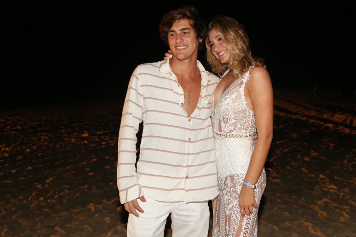 Foto: Sasha Meneghel e Bruno Montaleone estão namorando há um ano -  Purepeople