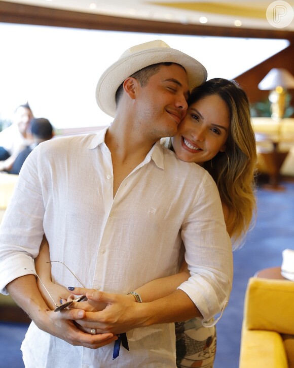 Casado com Thyane Dantas, Wesley Safadão não cansa de encantar os fãs com fotos da família
