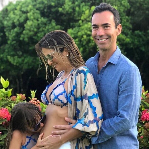 Ticiane Pinheiro e César Tralli anunciaram a gravidez de 3 meses da apresentadora no último dia de 2018