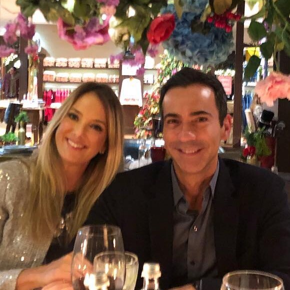 Ticiane Pinheiro e César Tralli voltaram a Campos do Jordão, em São Paulo, em dezembro de 2018 para comemorarem o primeiro ano de casados