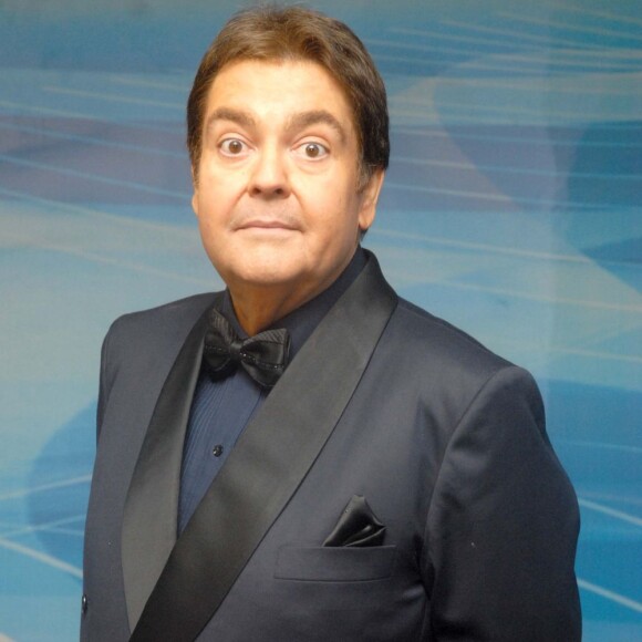 Internautas se divertiram com muitos memes dos beijos trocados no 'Domingão do Faustão'