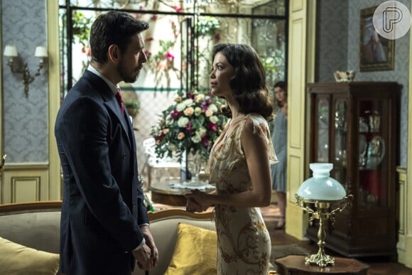 Na novela 'Espelho da Vida', Gustavo Bruno (João Vicente) prometerá a Julia (Vitoria Strada) que a fará feliz