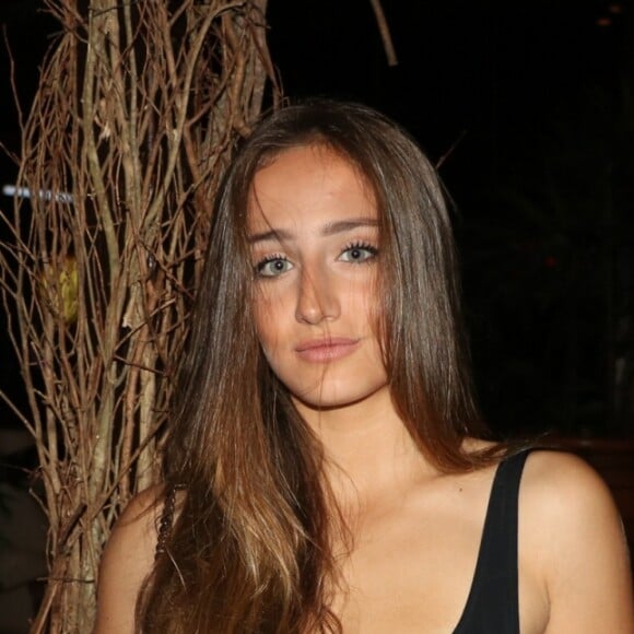 A atriz Bruna Griphao é fã de looks pretos
