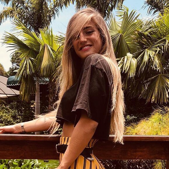 A estampa de listras é uma das queridinhas de Bruna Griphao