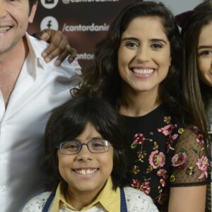 Camilla Camargo se derreteu ao ver que Pedro Miranda, seu companheiro de elenco em 'Carinha de Anjo', participou neste domingo, 27 de janeiro de 2019, do 'The Voice Kids'