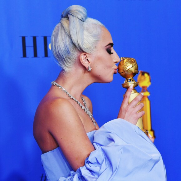No Globo de Ouro, "Shallow, canção composta por Lady Gaga, ganhou o prêmio de melhor canção.