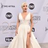 Lady Gaga arrasou na escolha do vestido da Dior para o SAG Awards, realizado neste domingo (28). Lady Gaga concorria ao prêmio de melhor atriz, mas a grande vencedora foi Glenn Close.