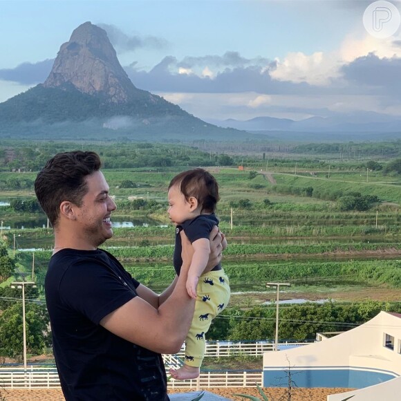 Wesley Safadão 'babou' pelo filho caçula, Dom, em foto no Instagram
