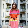 Combinando rosa e laranja: saia longa + camiseta