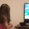 Cauã Reymond mostrou a filha, Sofia, jogando videogame nesta sexta-feira, 1 de fevereiro de 2019