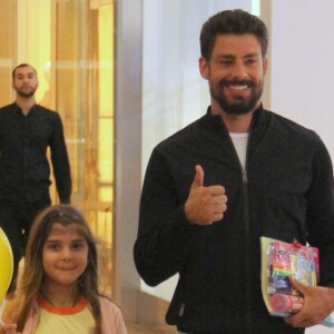 Os fãs apontaram semelhaça entre Cauã Reymond e a filha, Sophia
