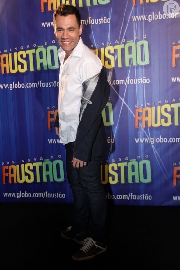 Rodrigo Sant'Anna havia assumido a relação com o roteirista JR Figueiredo no final de janeiro, dia do aniversário dele