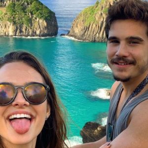 Juliana Paiva e Nicolas Prattes estão de férias em Fernando de Noronha após terminarem de gravar a novela 'O Tempo Não Para'