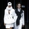 Fashion Week de Milão - No desfile da Emporio Armani, os looks completamente brancos foram destaque